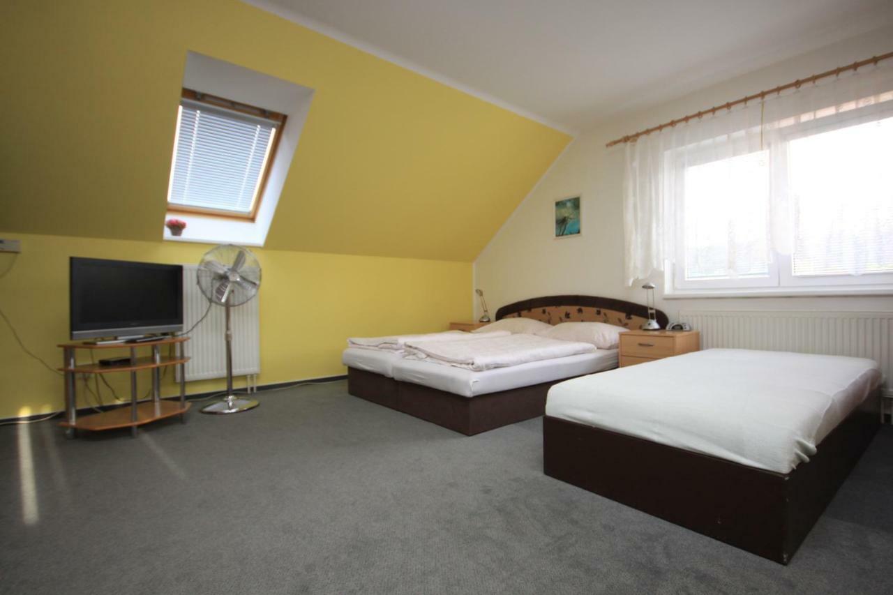 Apartman Pod Cernou Horou Rožnov pod Radhoštěm Exteriör bild