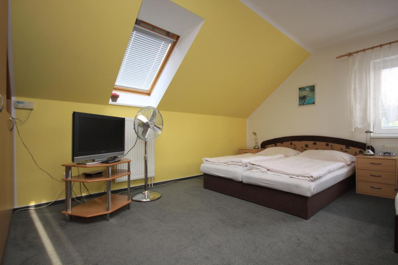 Apartman Pod Cernou Horou Rožnov pod Radhoštěm Exteriör bild