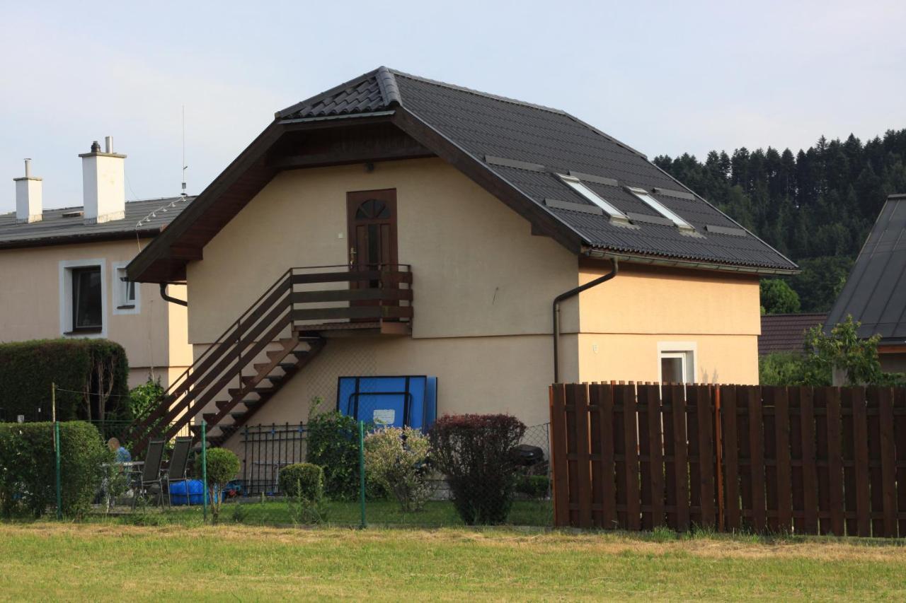 Apartman Pod Cernou Horou Rožnov pod Radhoštěm Exteriör bild