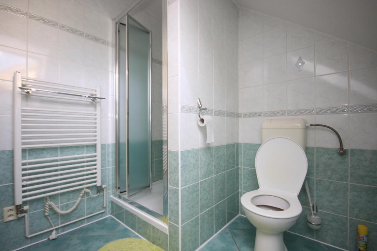 Apartman Pod Cernou Horou Rožnov pod Radhoštěm Exteriör bild