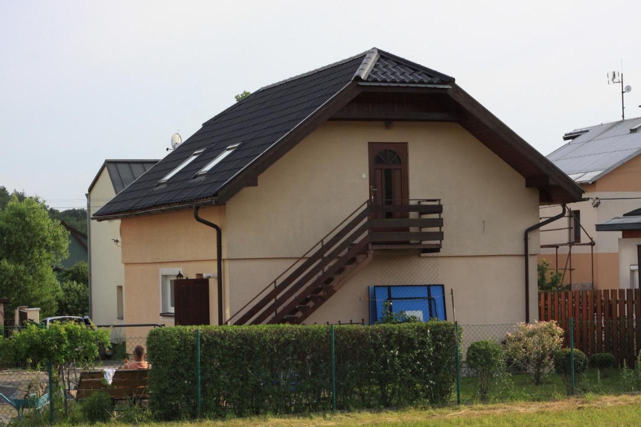 Apartman Pod Cernou Horou Rožnov pod Radhoštěm Exteriör bild